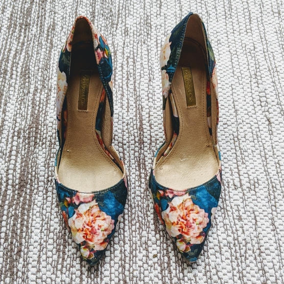 LOUISE ET CIE Floral Pointed Toe Heels - Picture 2 of 5